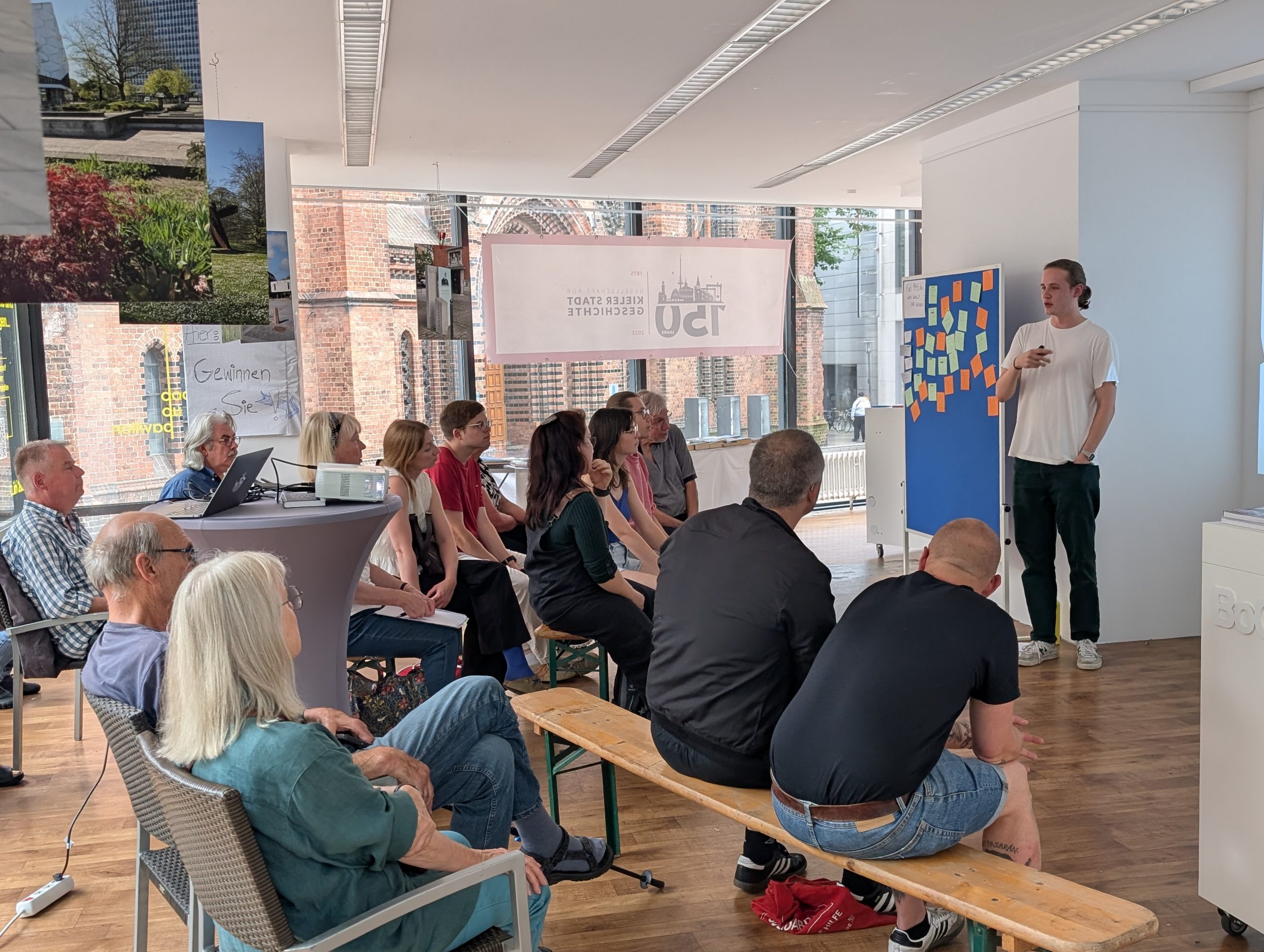 Informationsstand in der Fischhalle bei der Museumsnacht 2023. Foto Fischer